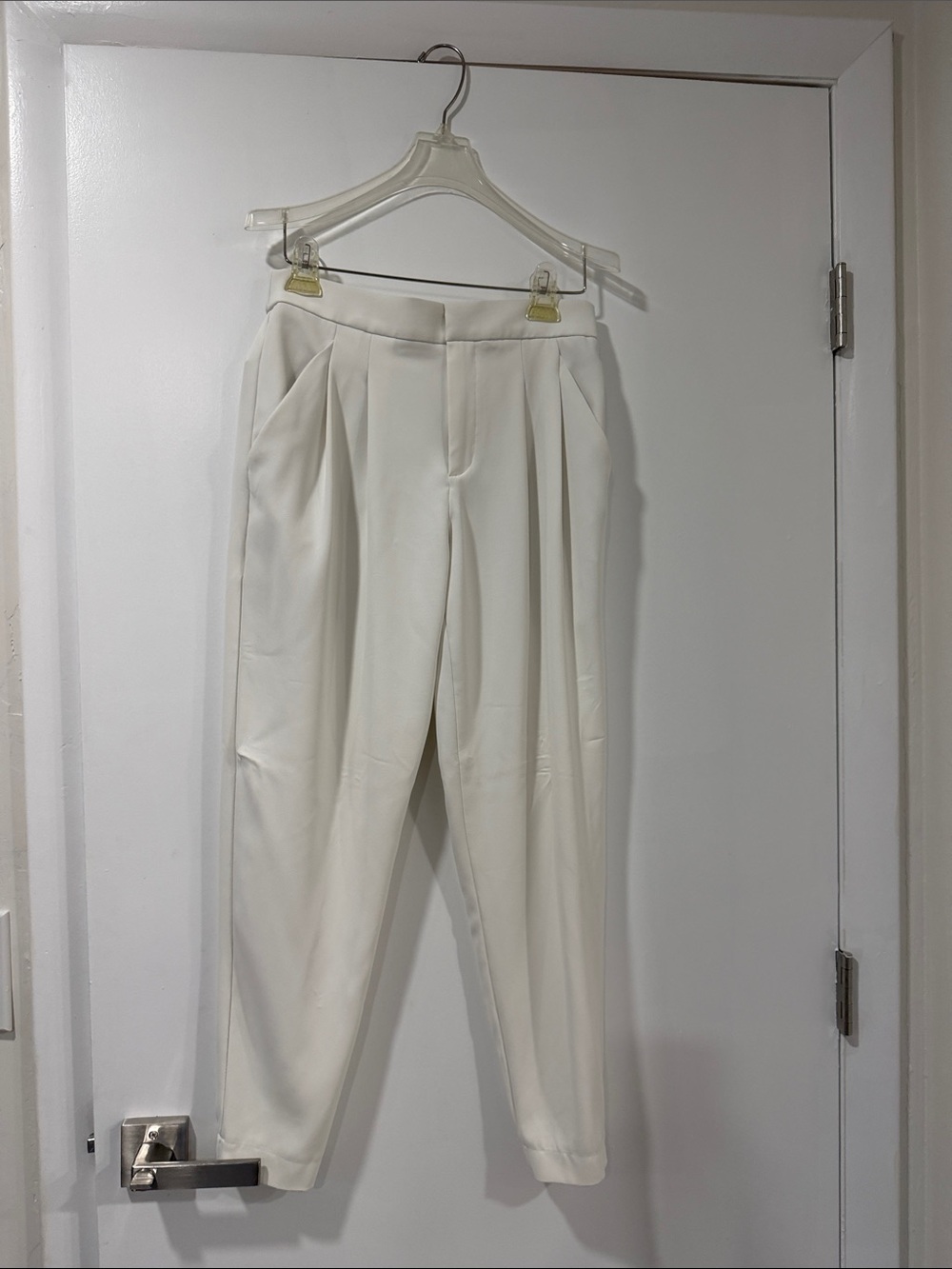 Uniqlo Cream Pleated Tapered Trousers